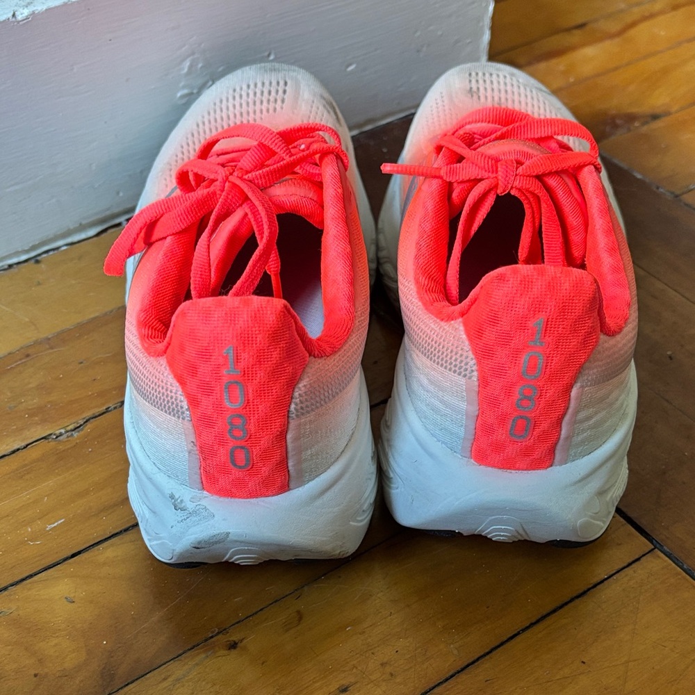 New Balance 1080 v14 women's size 7 white and coral very comfortable - Picture 3 of 6